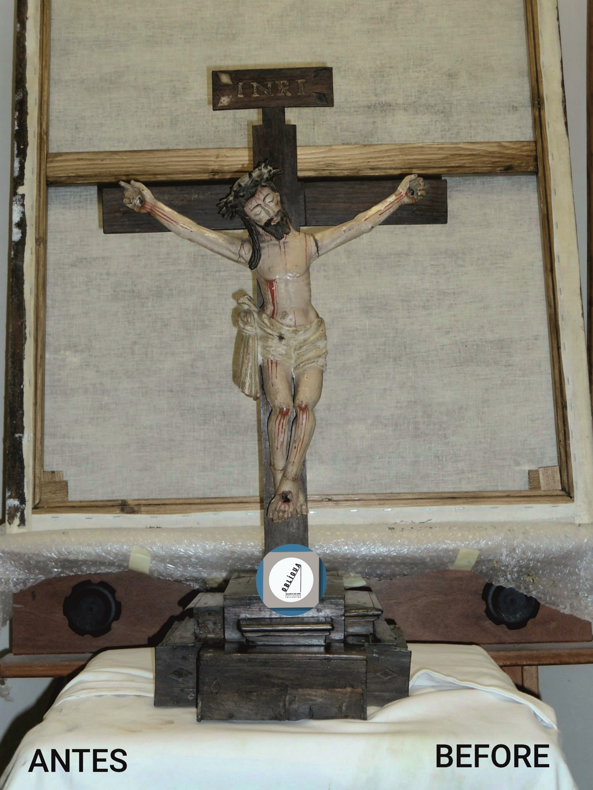 crucifixo em pau-santo com cristo policromado1.1B.jpg
